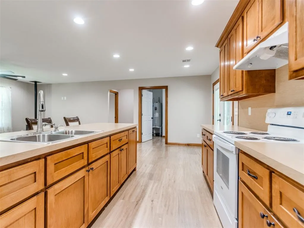 Photo 17 — 16802 Creek Valley Lane, Newalla, OK 74857