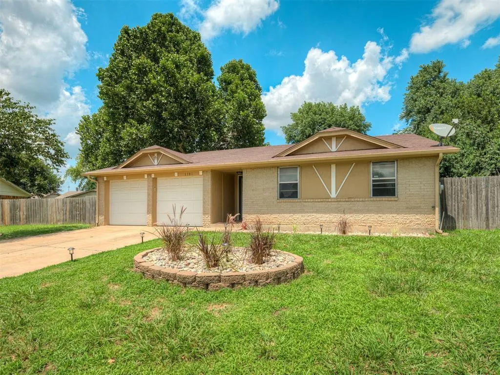 Photo 3 — 1101 Teal Place, Edmond, OK 73003