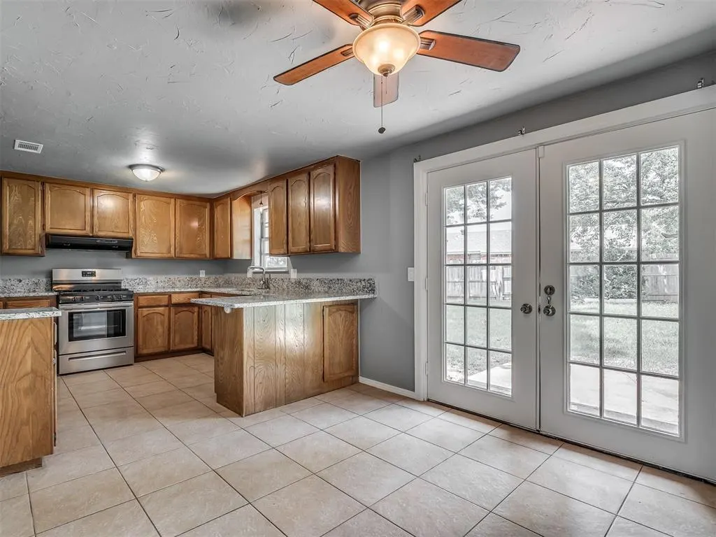 Photo 10 — 1101 Teal Place, Edmond, OK 73003