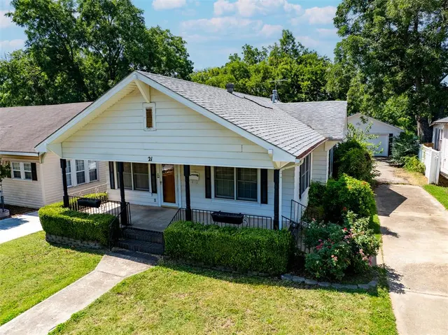 Front exterior — 21 E Severn Street, Shawnee, OK 74801