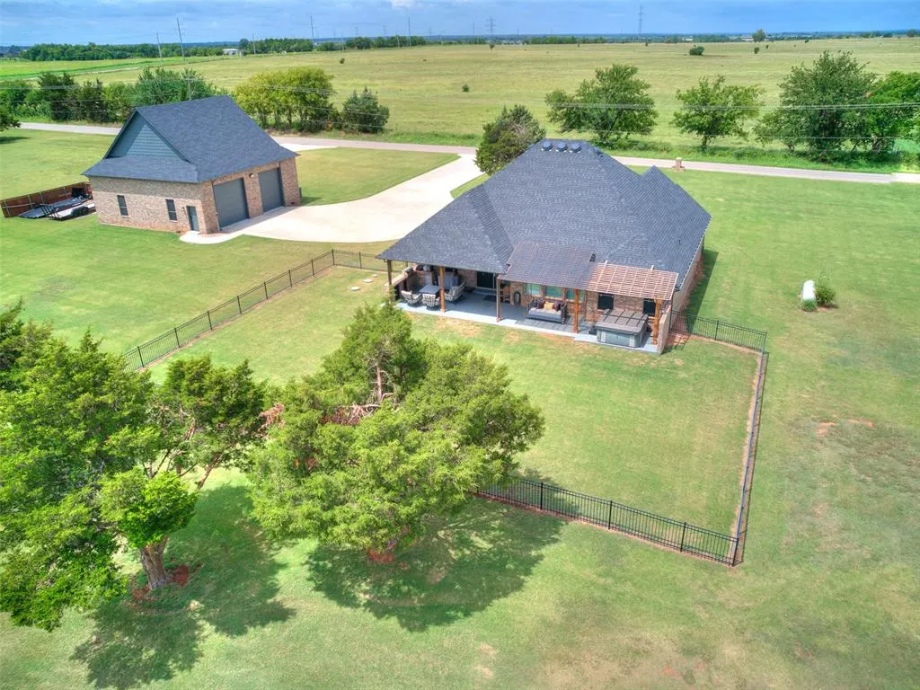 Photo 11 — 2040 S May Avenue, Guthrie, OK 73044