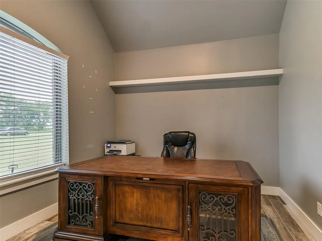 Photo 14 — 2040 S May Avenue, Guthrie, OK 73044