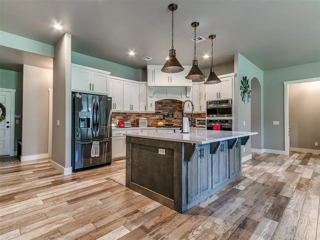 Photo 19 — 2040 S May Avenue, Guthrie, OK 73044