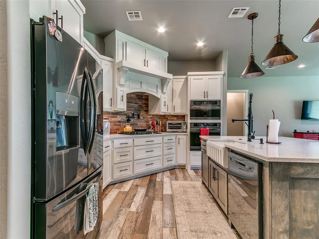 Photo 20 — 2040 S May Avenue, Guthrie, OK 73044