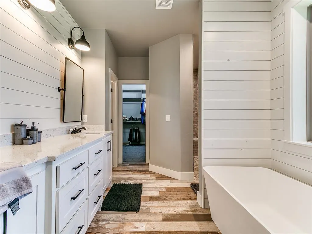 Photo 31 — 2040 S May Avenue, Guthrie, OK 73044