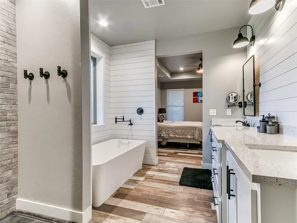 Photo 32 — 2040 S May Avenue, Guthrie, OK 73044