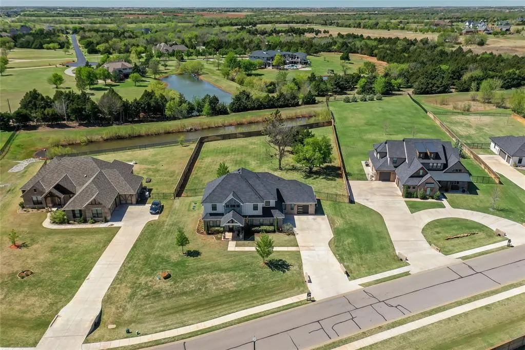 Photo 7 — 22297 Forester Lane, Edmond, OK 73025