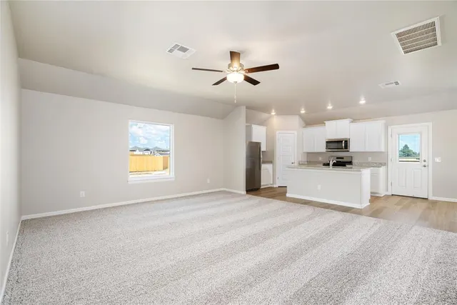 Photo 5 — 720 Luna Way, Tuttle, OK 73089