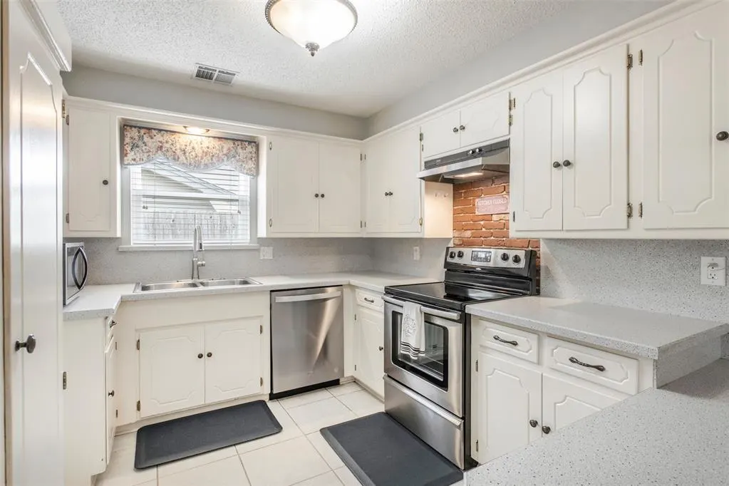 Photo 5 — 6104 N Allison Drive, Oklahoma City, OK 73112
