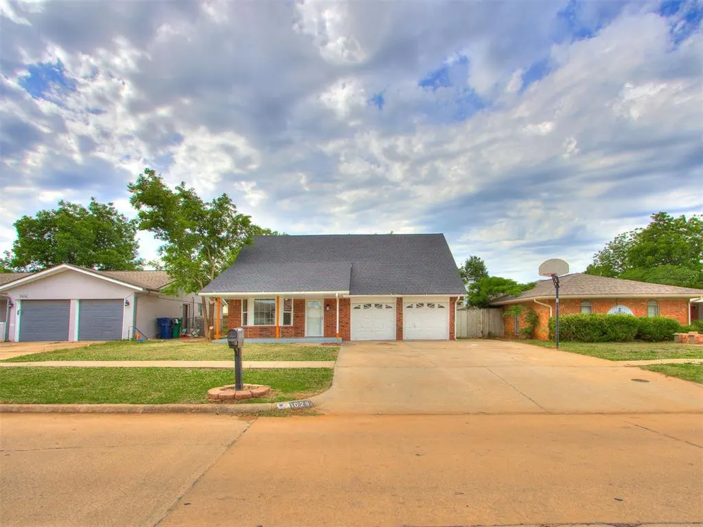 Photo 2 — 1028 SW 94th Street, Oklahoma City, OK 73139