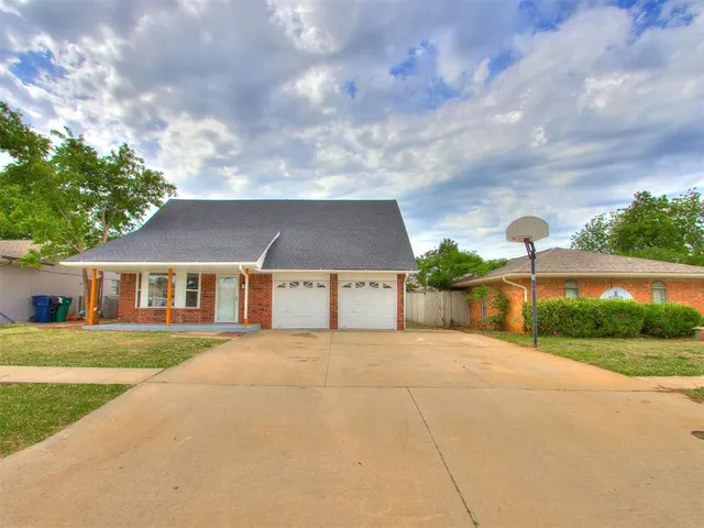 Photo 3 — 1028 SW 94th Street, Oklahoma City, OK 73139
