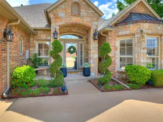 Sold home at 12500 Chateaux Road