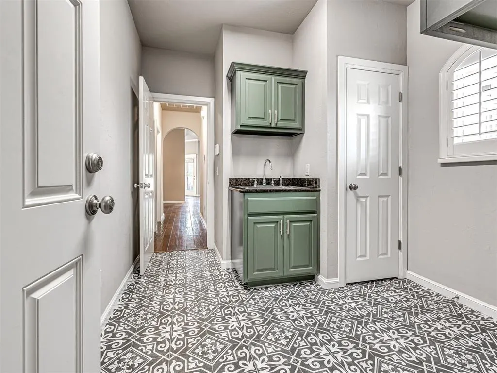 Photo 38 — 12500 Chateaux Road, Oklahoma City, OK 73142