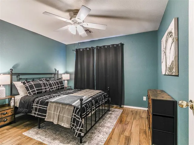Photo 6 — 414 English Elm Lane, Norman, OK 73069