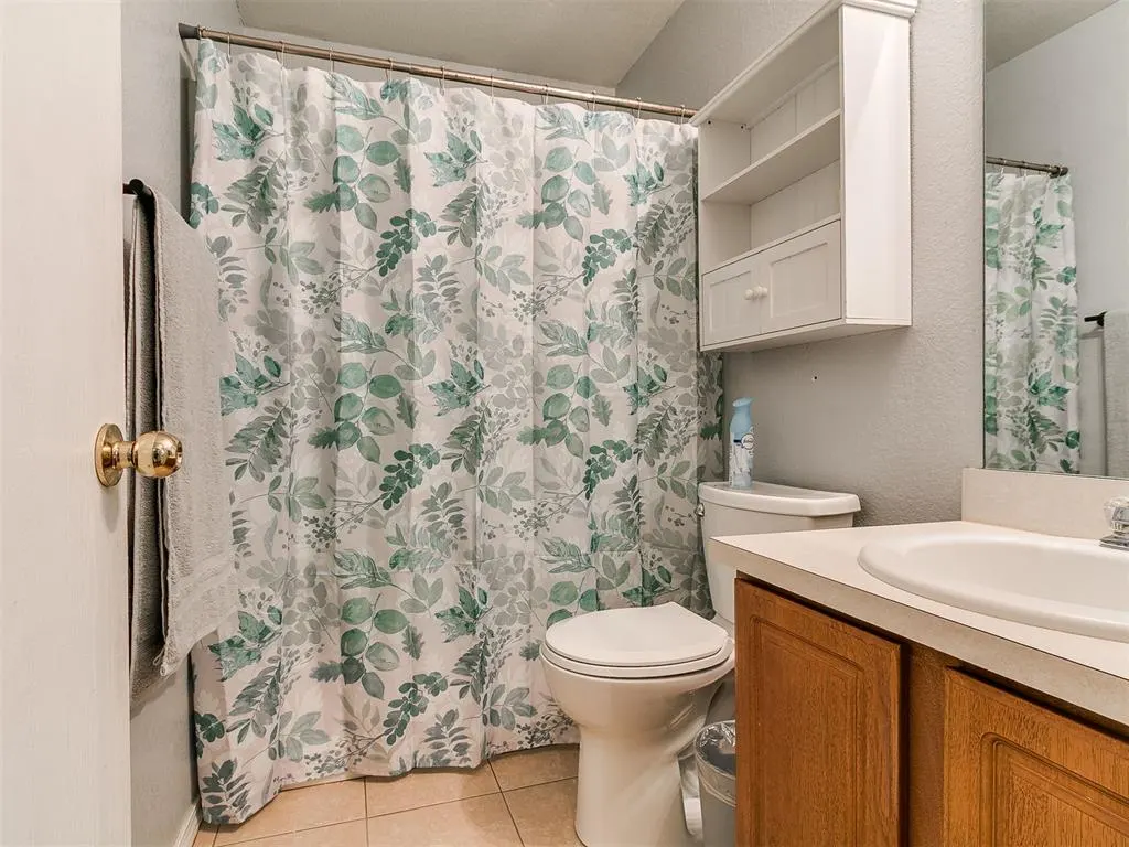 Photo 7 — 414 English Elm Lane, Norman, OK 73069