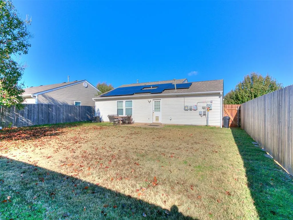 Photo 10 — 414 English Elm Lane, Norman, OK 73069