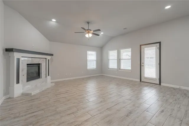 Photo 3 — 12929 NW 4th Street, Yukon, OK 73099