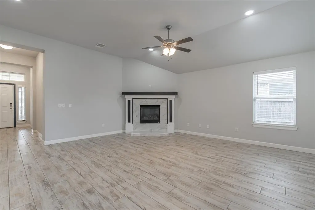 Photo 4 — 12929 NW 4th Street, Yukon, OK 73099