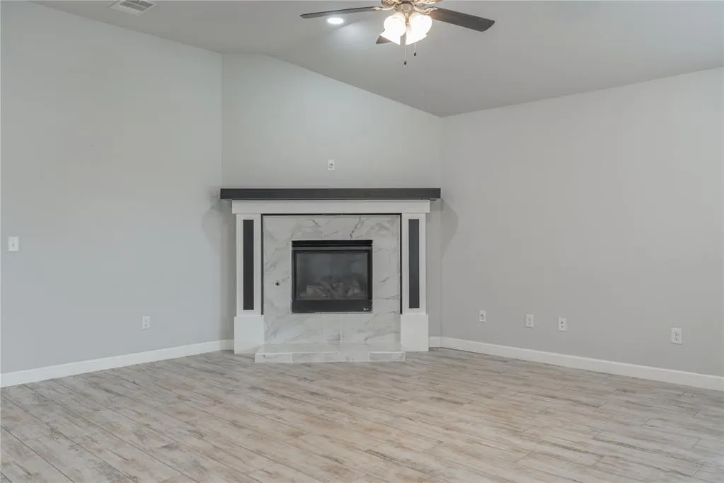 Photo 5 — 12929 NW 4th Street, Yukon, OK 73099