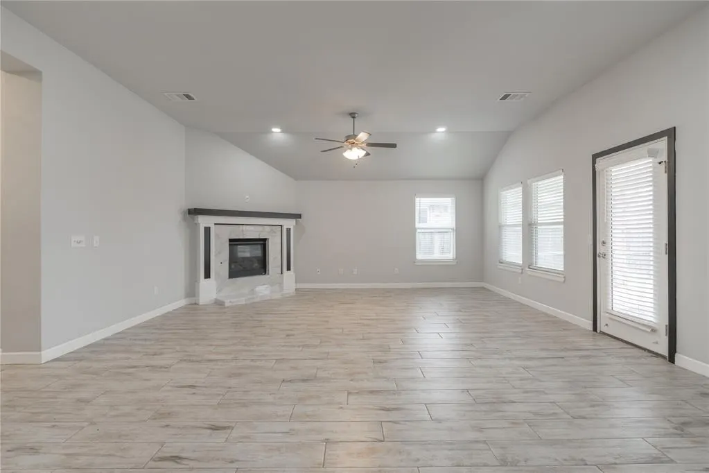 Photo 7 — 12929 NW 4th Street, Yukon, OK 73099