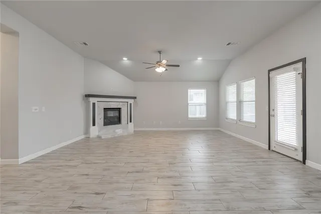 Photo 7 — 12929 NW 4th Street, Yukon, OK 73099
