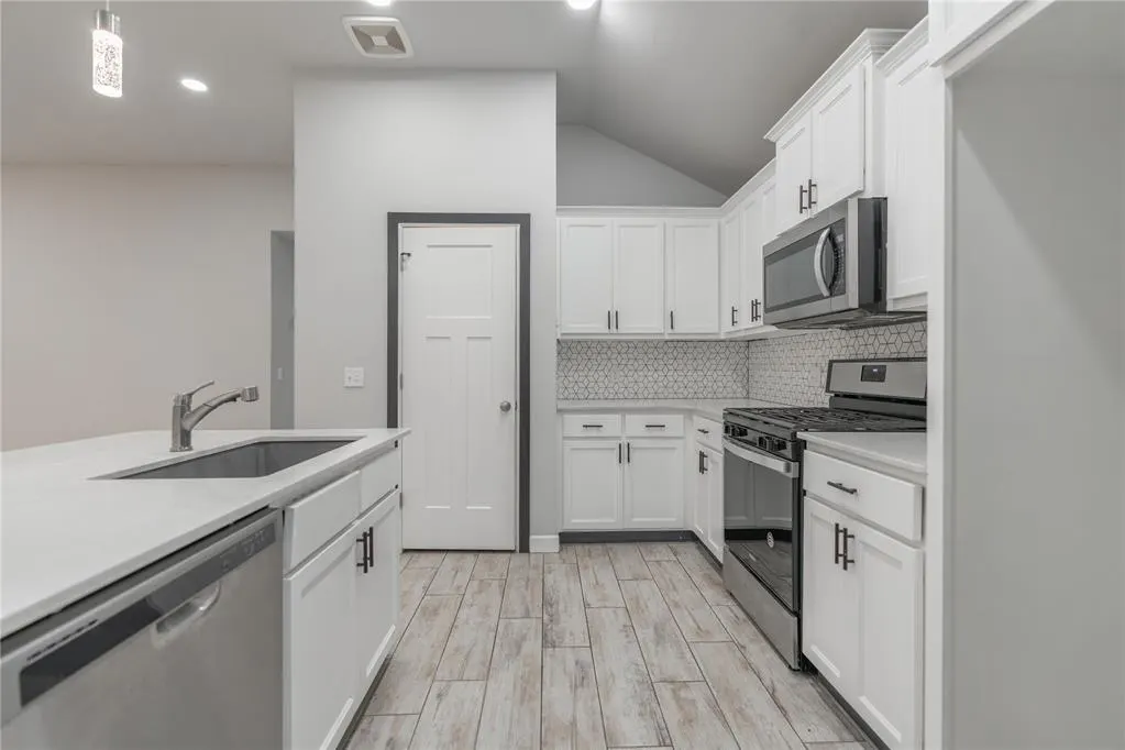 Photo 14 — 12929 NW 4th Street, Yukon, OK 73099