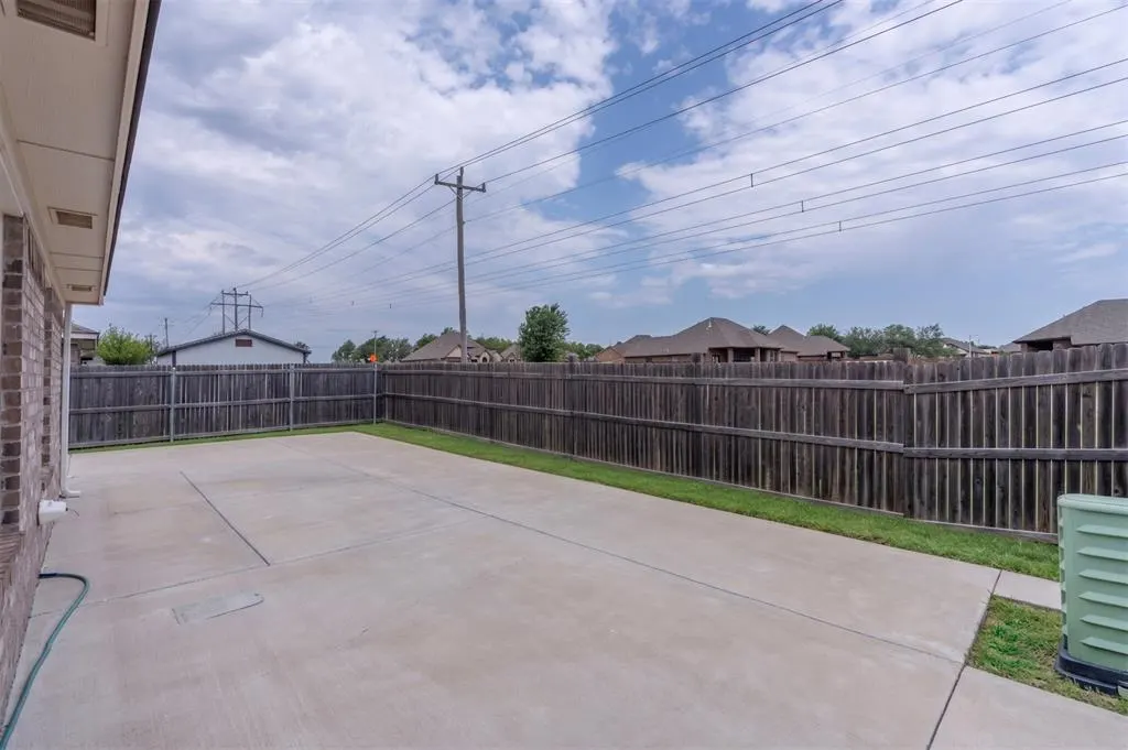 Photo 40 — 12929 NW 4th Street, Yukon, OK 73099