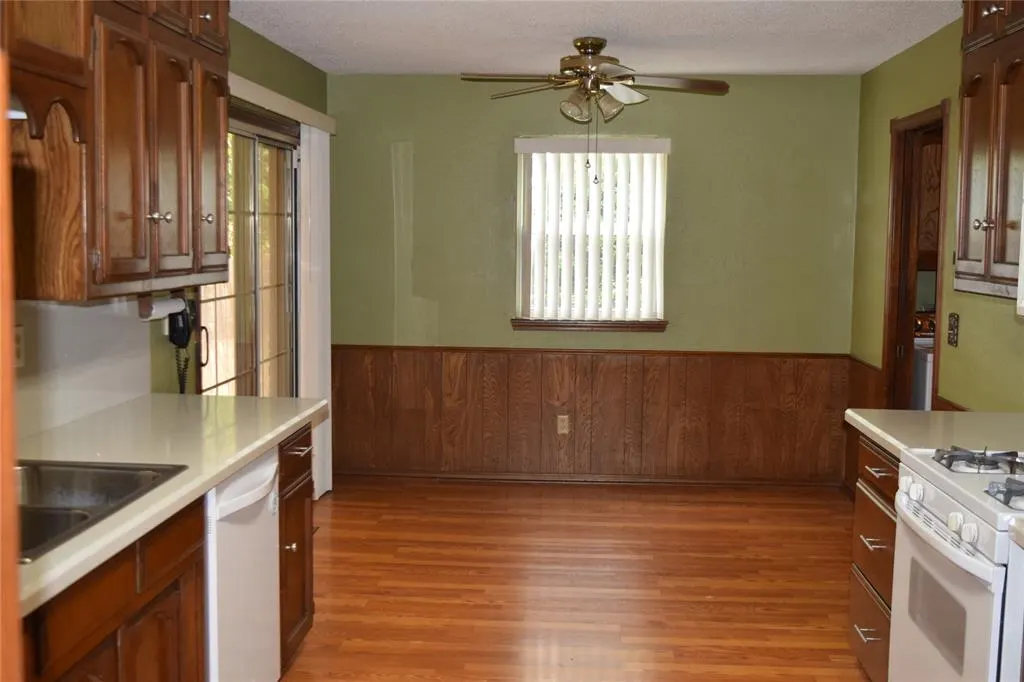Photo 9 — 3649 Sunvalley Drive, Midwest City, OK 73110