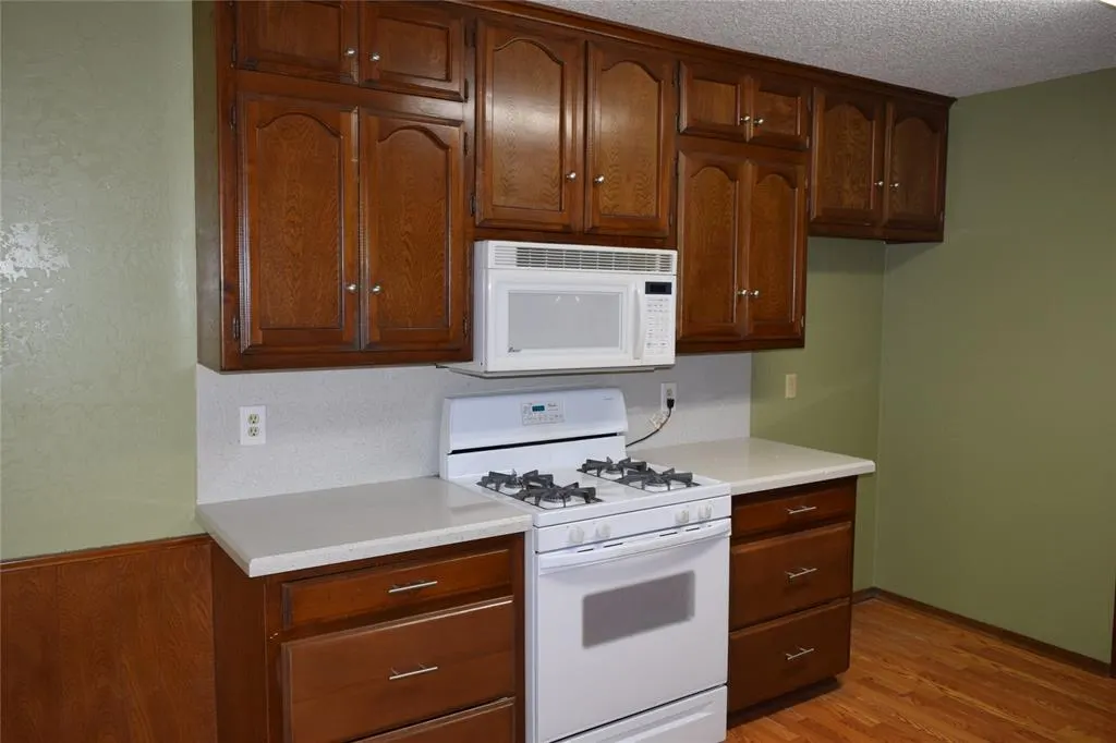 Photo 10 — 3649 Sunvalley Drive, Midwest City, OK 73110