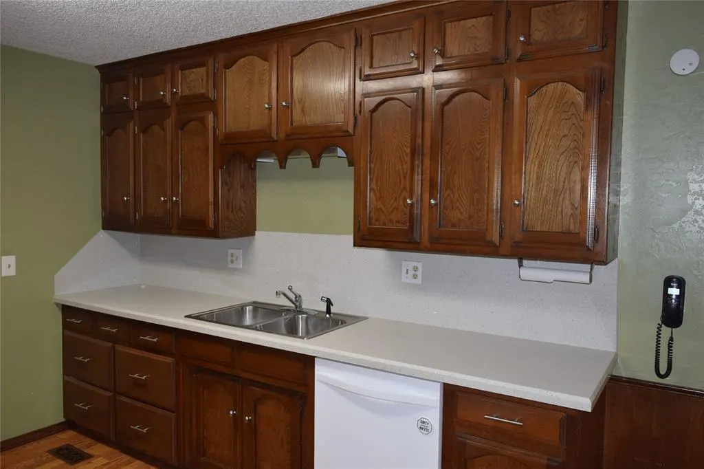 Photo 11 — 3649 Sunvalley Drive, Midwest City, OK 73110