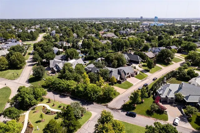 Photo 7 — 6638 Avondale Drive, Oklahoma City, OK 73116
