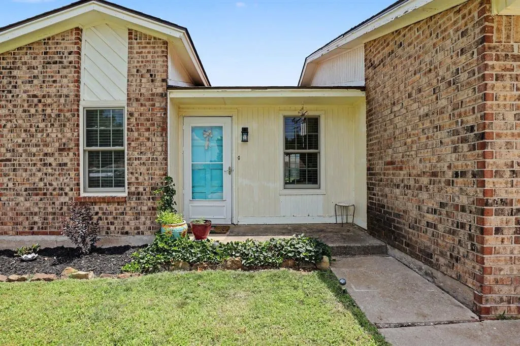 Front exterior — 12216 SW 15th Terrace, Yukon, OK 73099