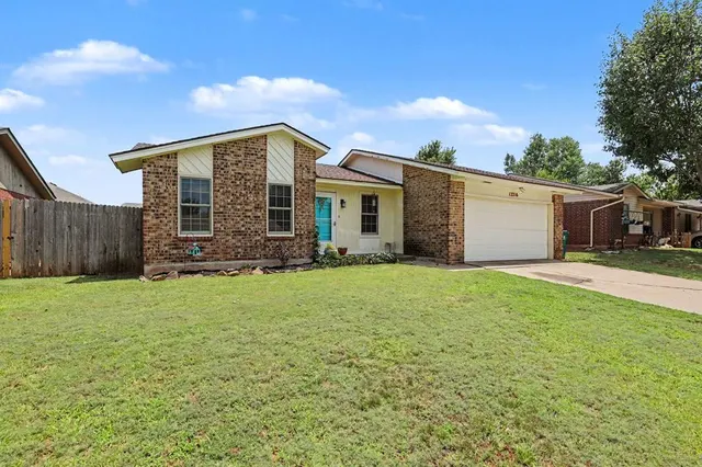 Photo 2 — 12216 SW 15th Terrace, Yukon, OK 73099