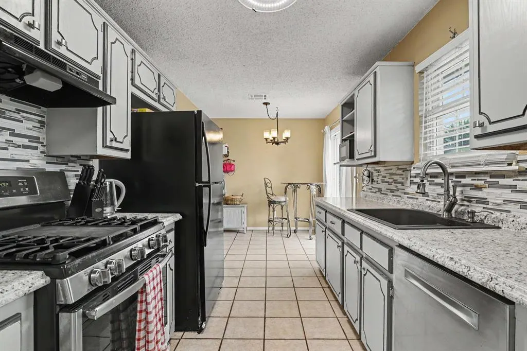 Photo 11 — 12216 SW 15th Terrace, Yukon, OK 73099