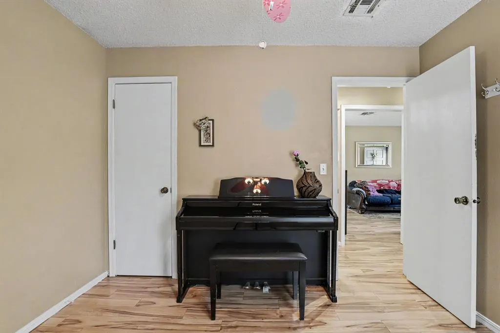 Photo 18 — 12216 SW 15th Terrace, Yukon, OK 73099