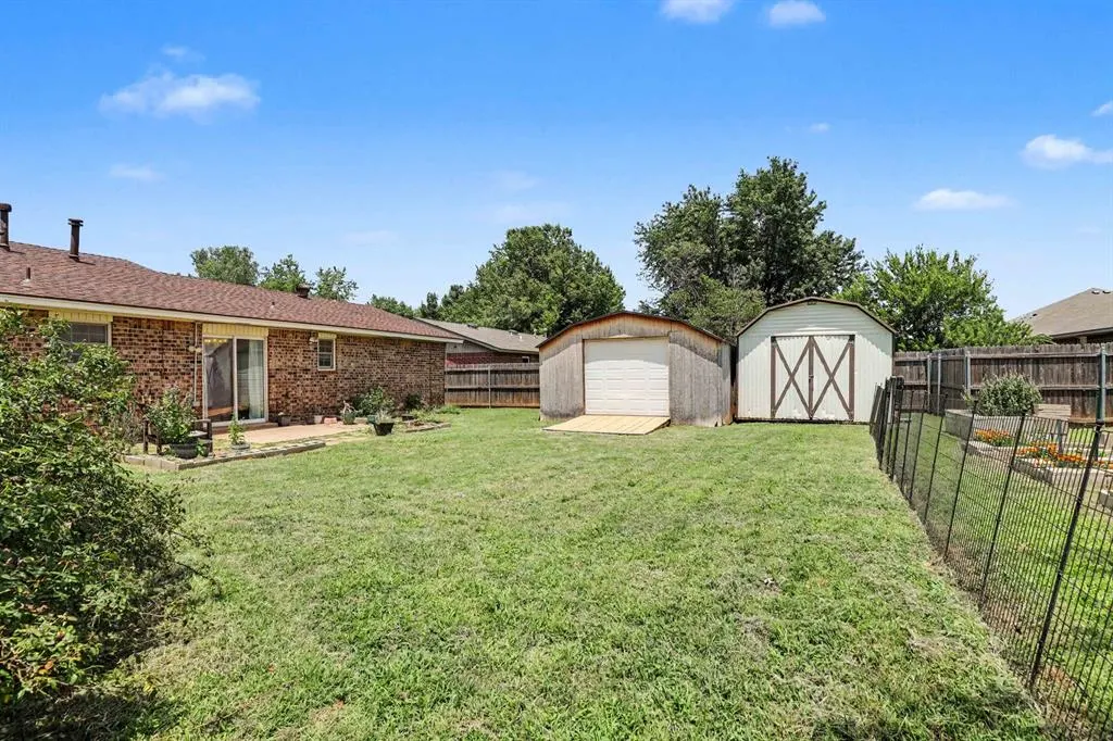Photo 23 — 12216 SW 15th Terrace, Yukon, OK 73099
