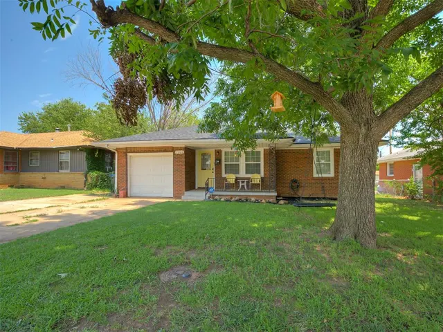 Photo 2 — 2200 Maple Drive, Oklahoma City, OK 73110