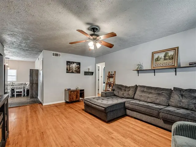 Photo 4 — 2200 Maple Drive, Oklahoma City, OK 73110