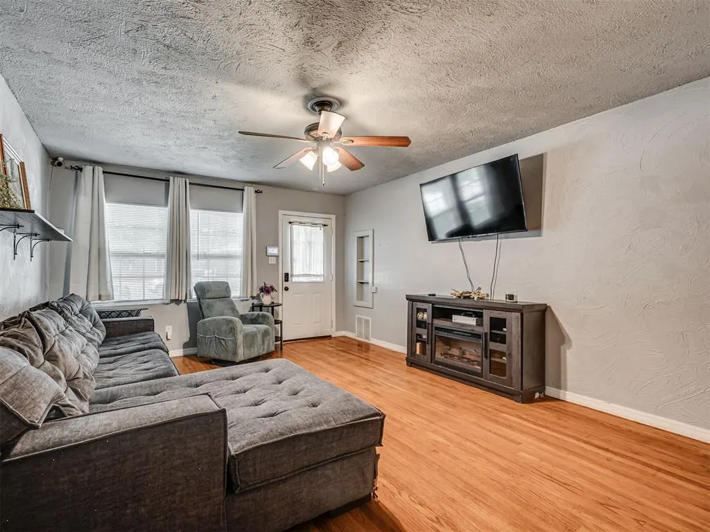 Photo 6 — 2200 Maple Drive, Oklahoma City, OK 73110