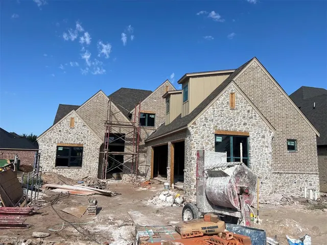 Photo 2 — 2809 Deer Valley Lane, Yukon, OK 73099