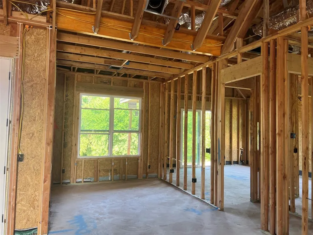Photo 4 — 2809 Deer Valley Lane, Yukon, OK 73099