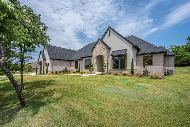Photo 4 — 4200 Grand Timber Drive, Edmond, OK 73034
