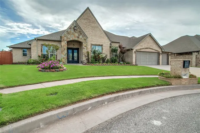 Photo 2 — 14409 Caledonia Way, Oklahoma City, OK 73142