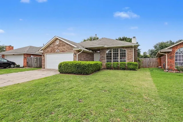 Photo 2 — 904 Pruett Drive, Edmond, OK 73003