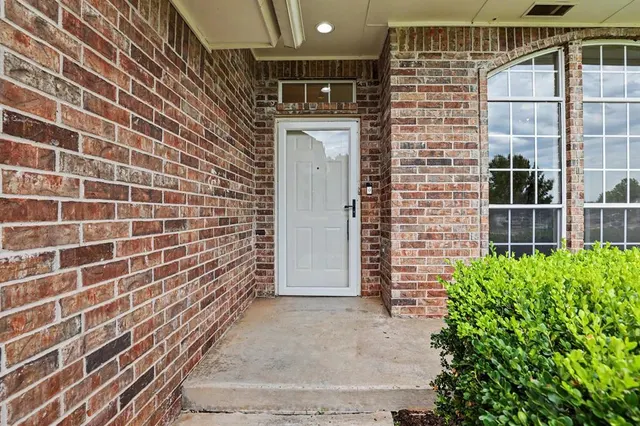 Photo 3 — 904 Pruett Drive, Edmond, OK 73003