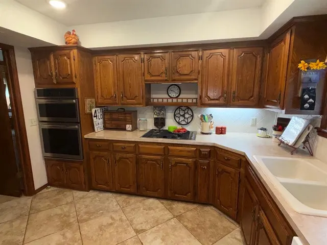 Photo 3 — 703 E 4th Street, Chandler, OK 74834