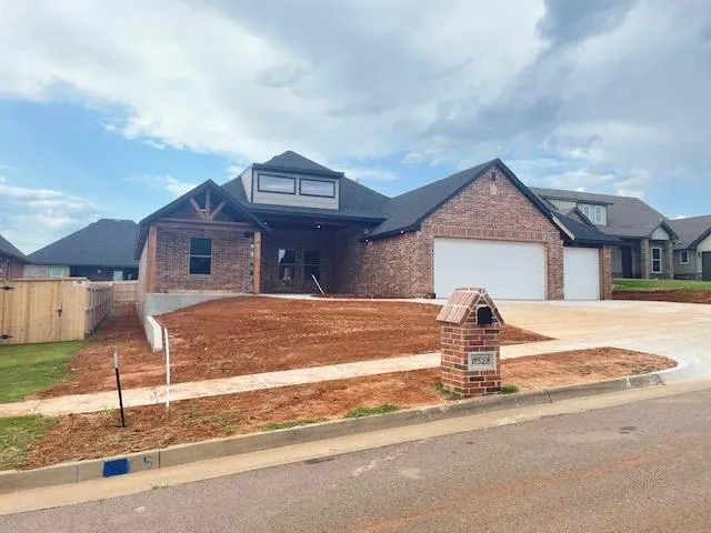 Photo 2 — 11528 NW 103 Rd Street, Yukon, OK 73099