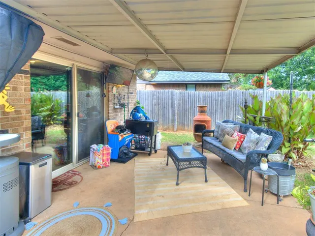 Photo 2 — 752 Red Oak Terrace, Edmond, OK 73003