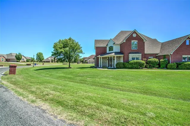 Photo 2 — 22525 Lindy Terrace, Edmond, OK 73025