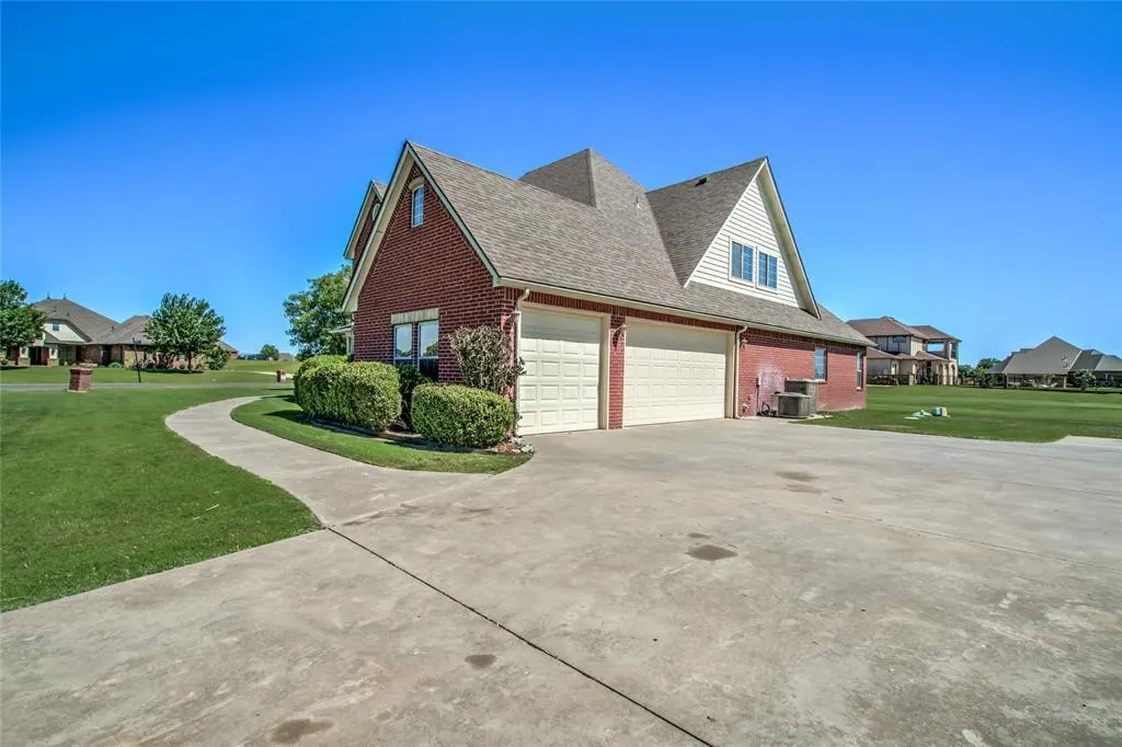 Photo 4 — 22525 Lindy Terrace, Edmond, OK 73025